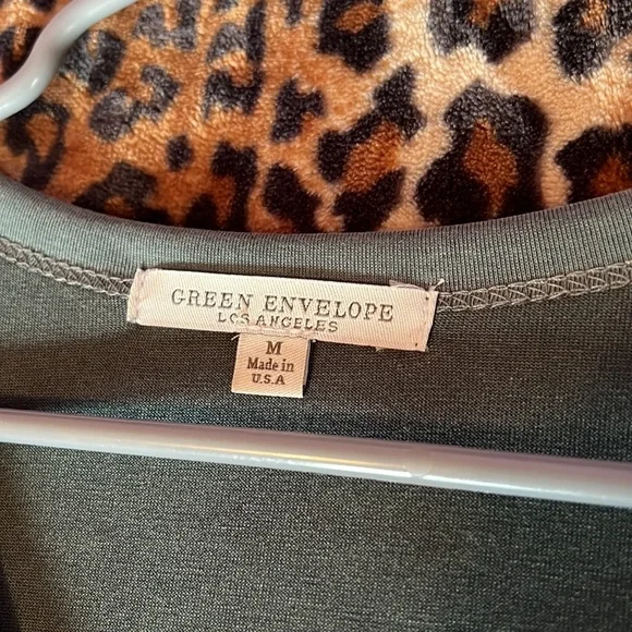 Green top - Picture 3 of 4